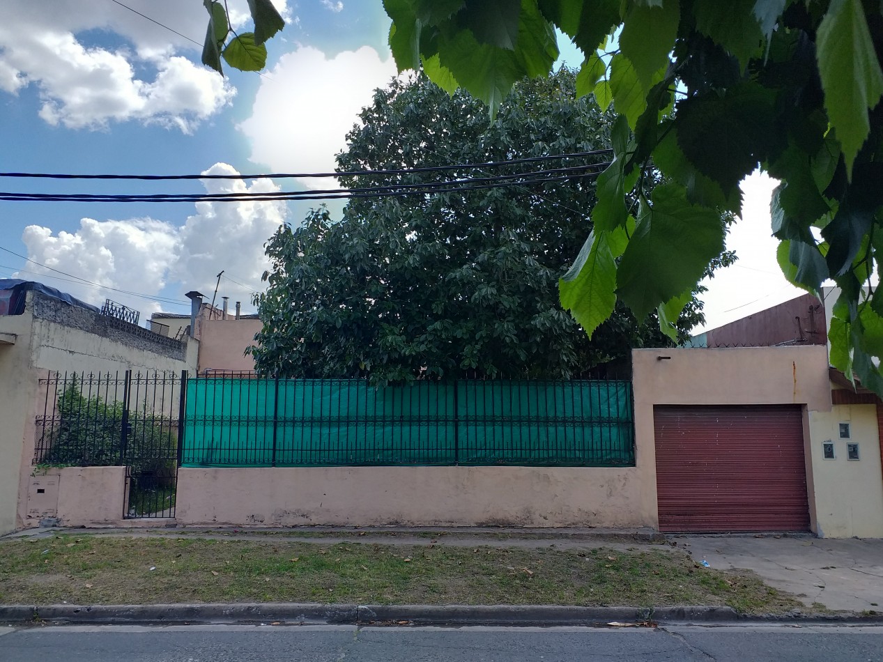 Foto Casa en Venta en Isidro Casanova, Buenos Aires - U$D 130.000 - pix1021251213 - BienesOnLine