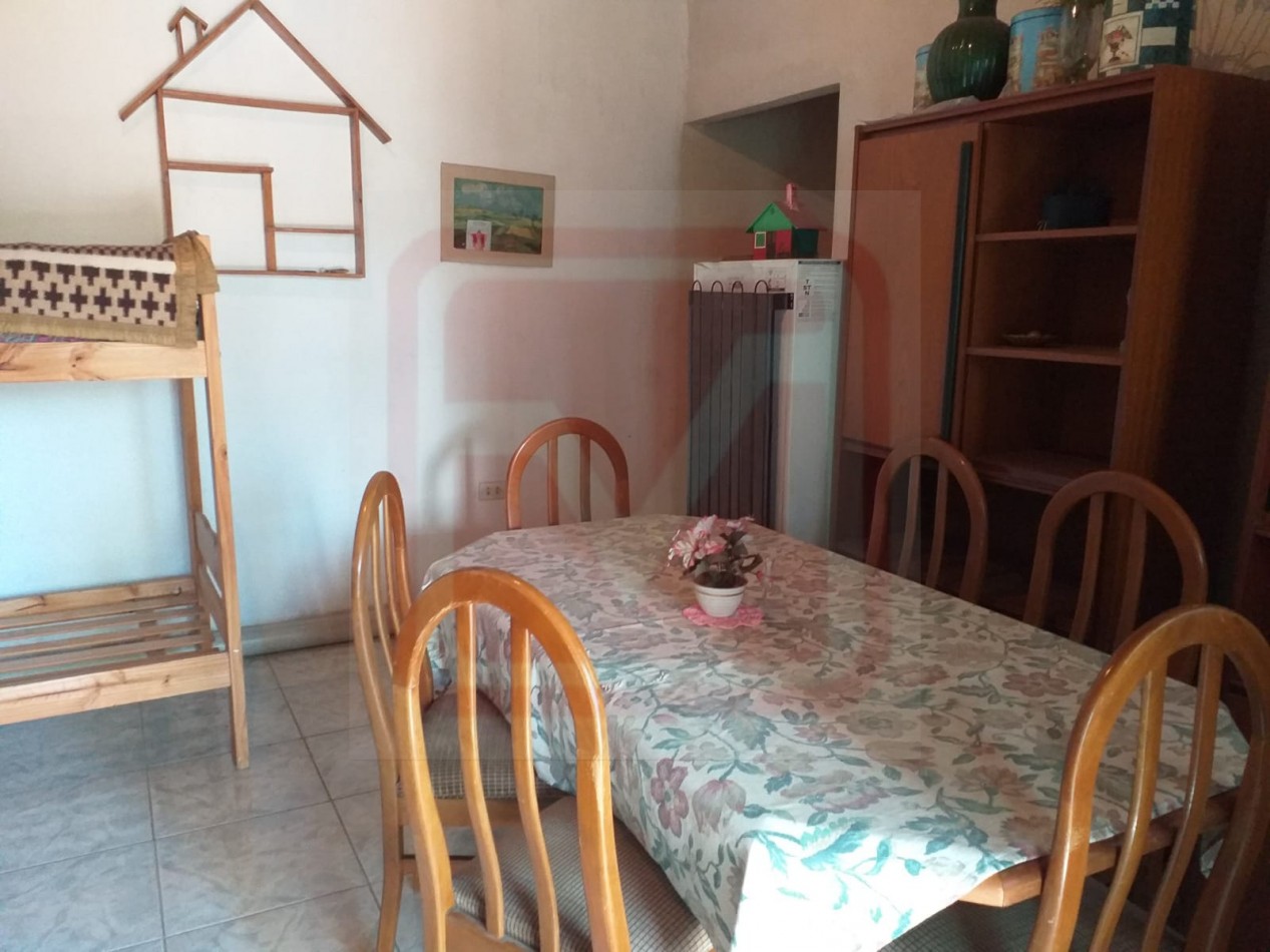 Dos casas de tres ambientes. German Abdala 3263. Isidro Casanova.