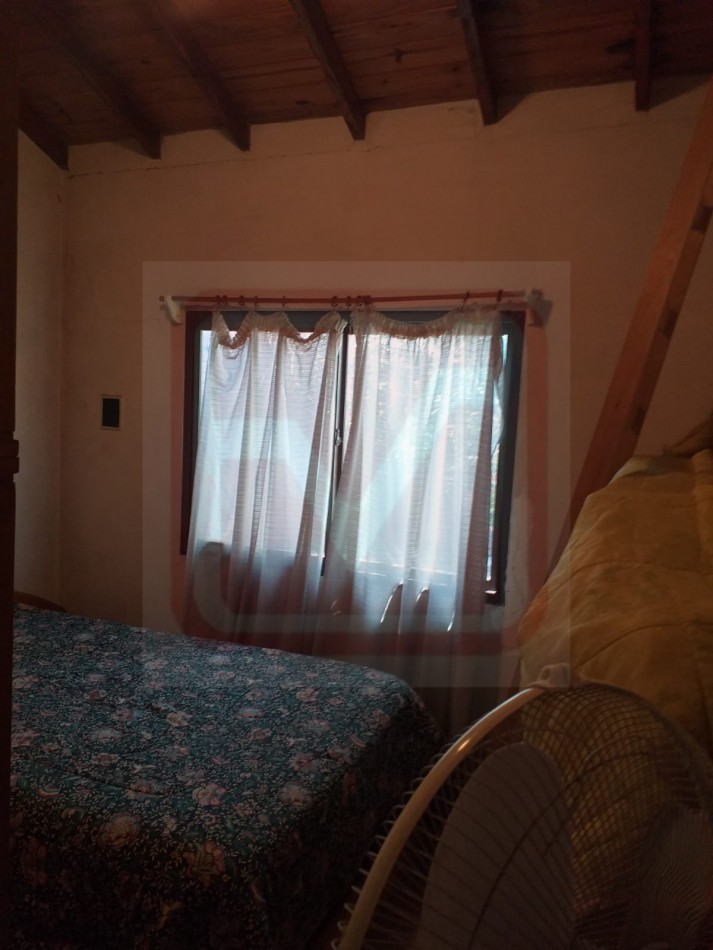 Dos casas de tres ambientes. German Abdala 3263. Isidro Casanova.