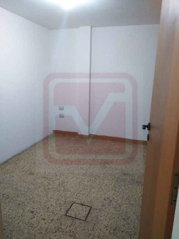 Alquiler. Oficina, consultorios. Madrid 3211. Isidro Casanova. 