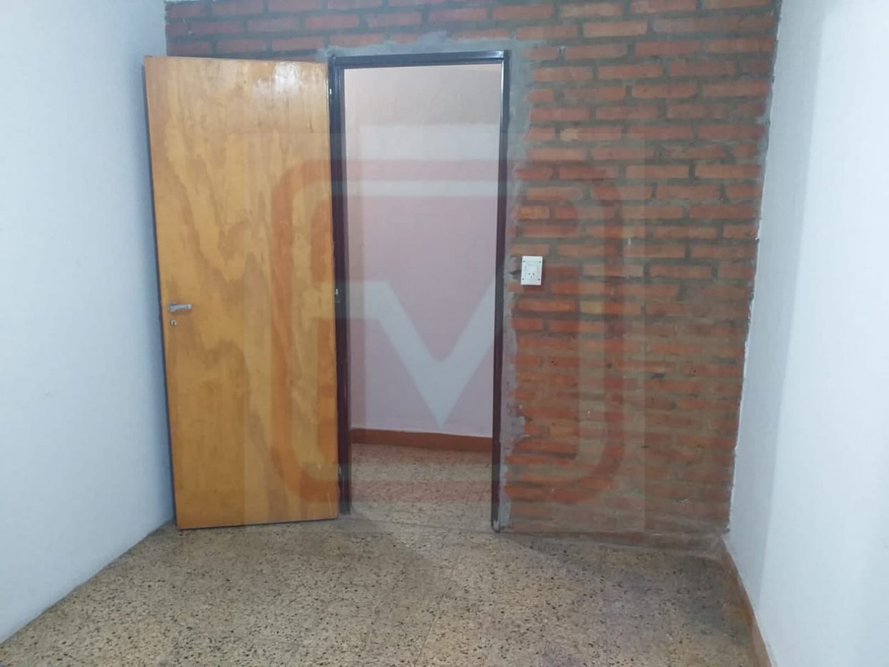 Alquiler. Oficina, consultorios. Madrid 3211. Isidro Casanova. 