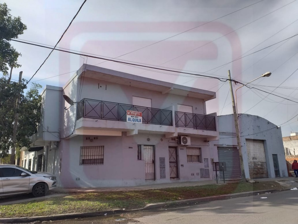 Depto dos ambientes. Silvio Olivieri 290, 1er piso. Isidro Casanova.  