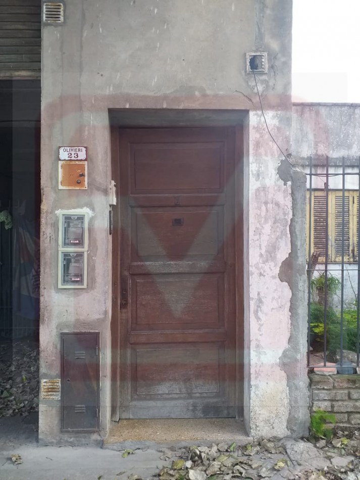 Depto dos ambientes. Olivieri 23. Isidro Casanova.