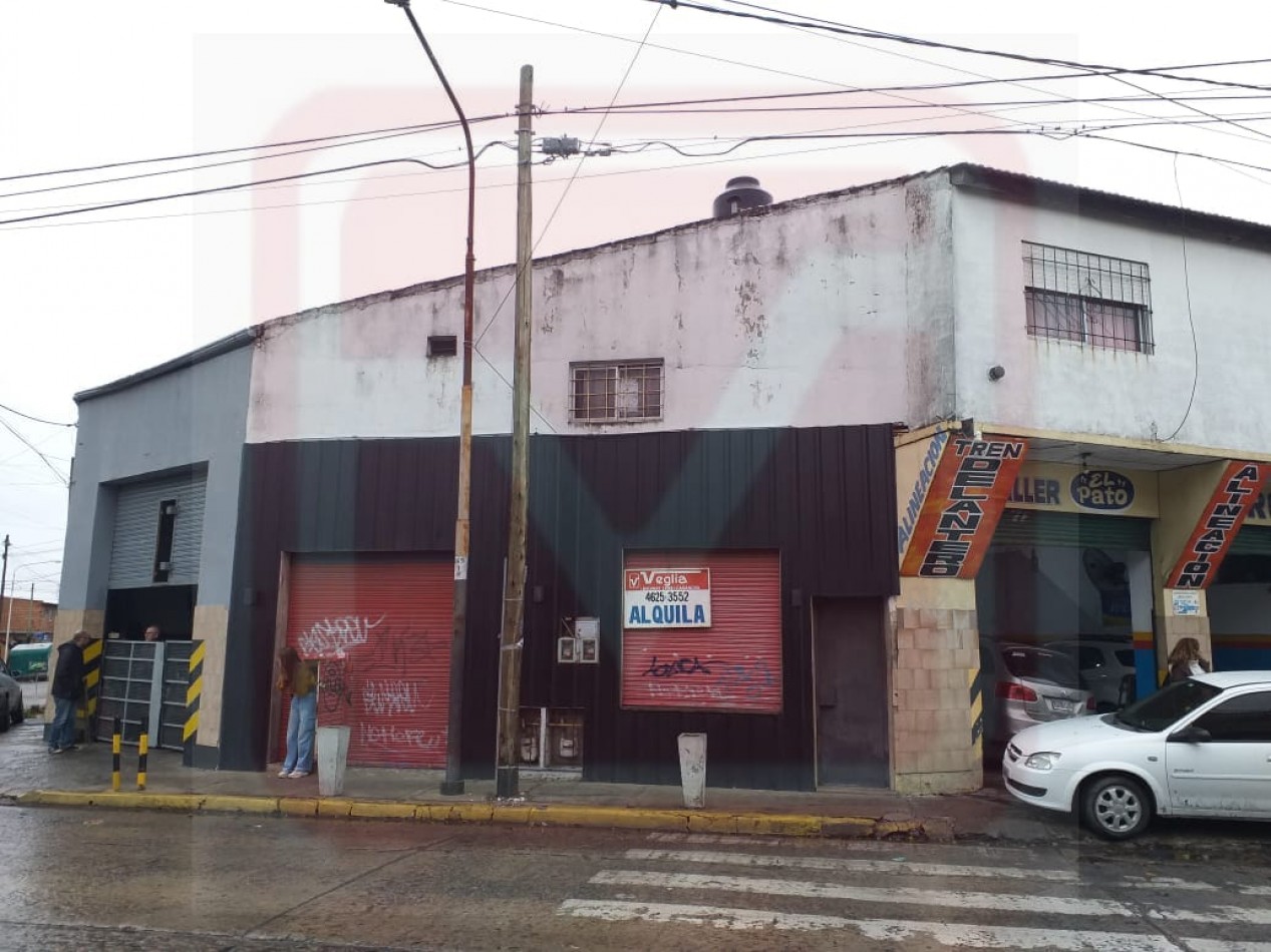 Local. Cristiania 2595. Isidro Casanova.