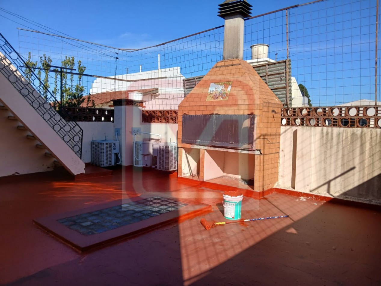 Departamento y local. Asuncion 5777. Isidro Casanova. 