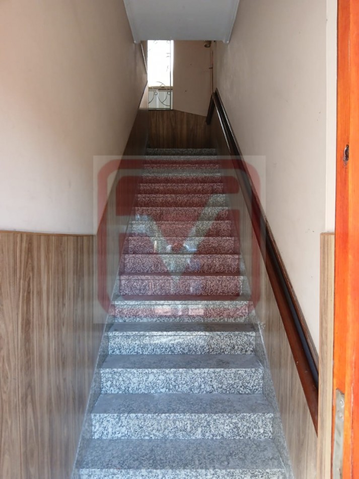 Departamento y local. Asuncion 5777. Isidro Casanova. 
