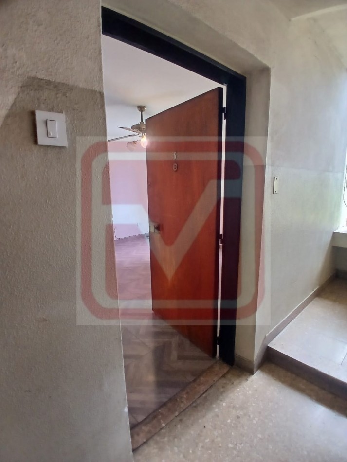 Depto cuatro ambientes. Barrio Luz y Fuerza. Isidro Casanova.   