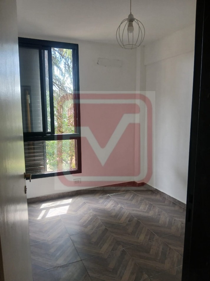 Depto cuatro ambientes. Barrio Luz y Fuerza. Isidro Casanova.   