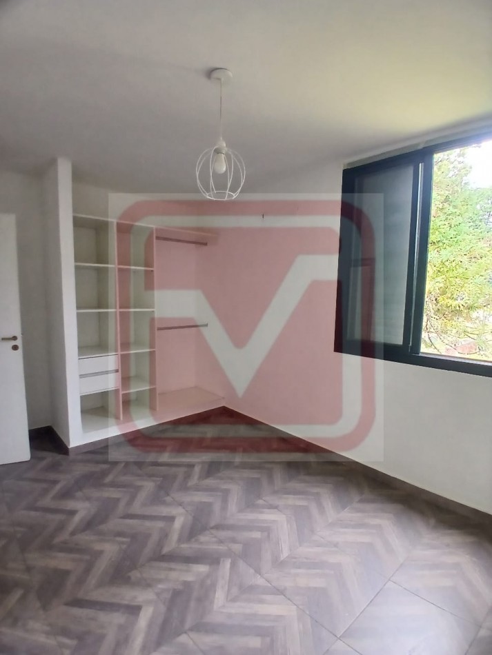 Depto cuatro ambientes. Barrio Luz y Fuerza. Isidro Casanova.   