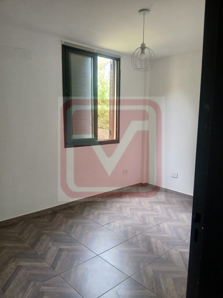 Depto cuatro ambientes. Barrio Luz y Fuerza. Isidro Casanova.   