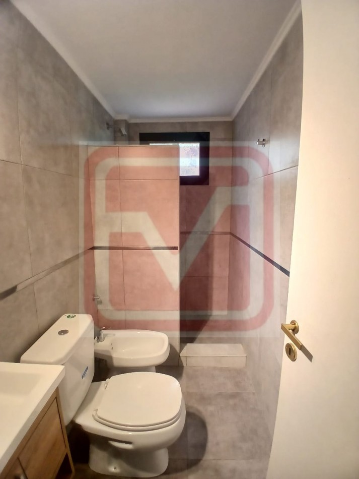 Depto cuatro ambientes. Barrio Luz y Fuerza. Isidro Casanova.   