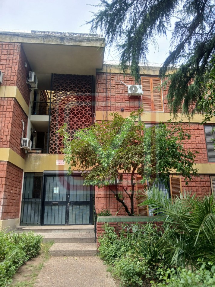 Depto cuatro ambientes. Barrio Luz y Fuerza. Isidro Casanova.   