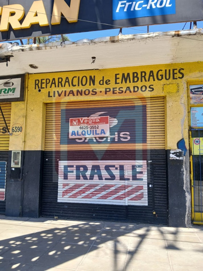 Local. Brig. Gral. J. M de Rosas 6394. Isidro Casanova.