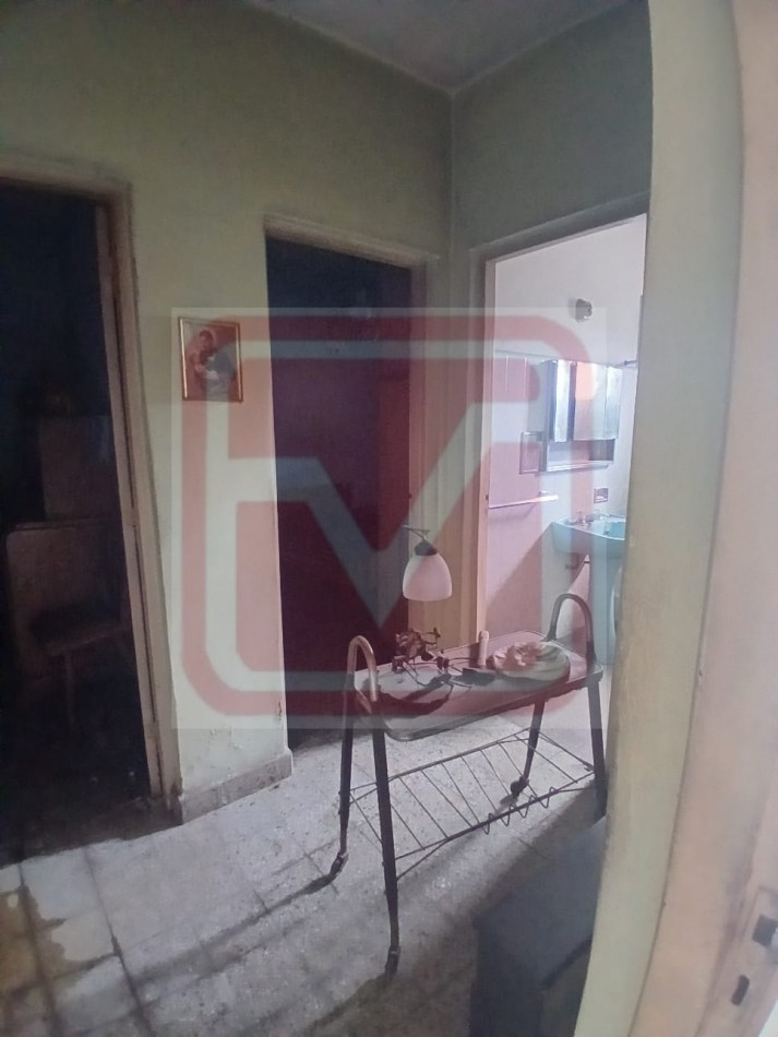 Vivienda y local. Av. Don Bosco 2553/ 55. Moron.