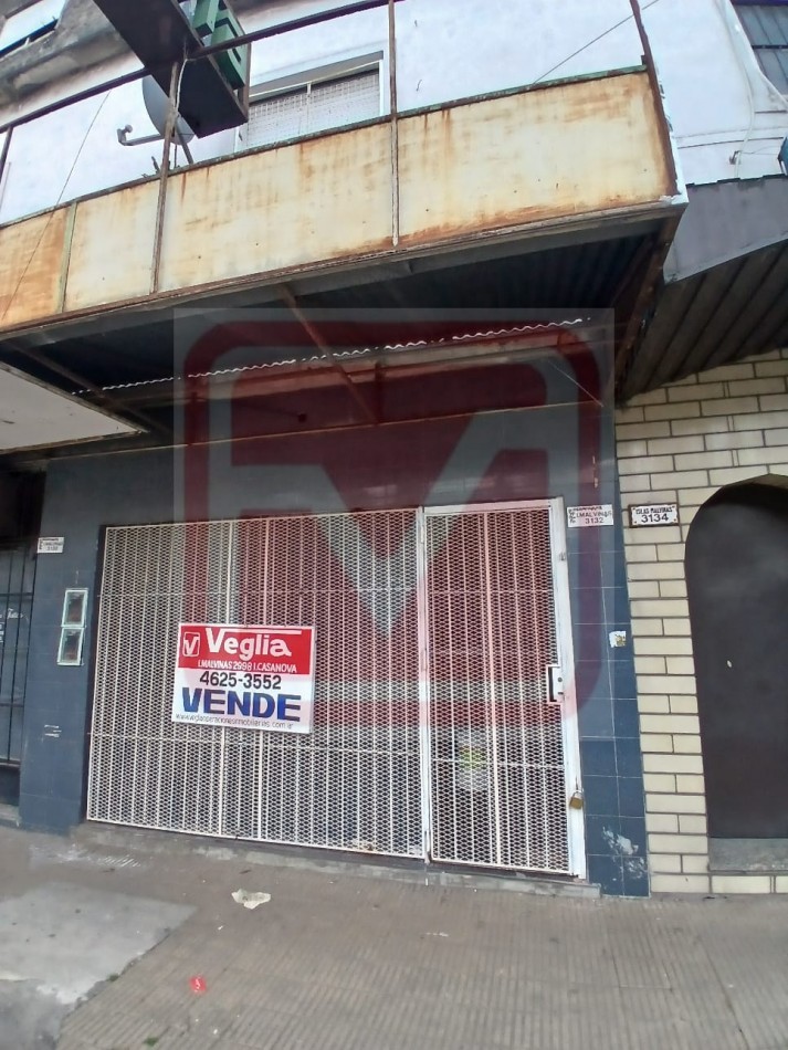 Local. Islas Malvinas 3132. Isidro Casanova.