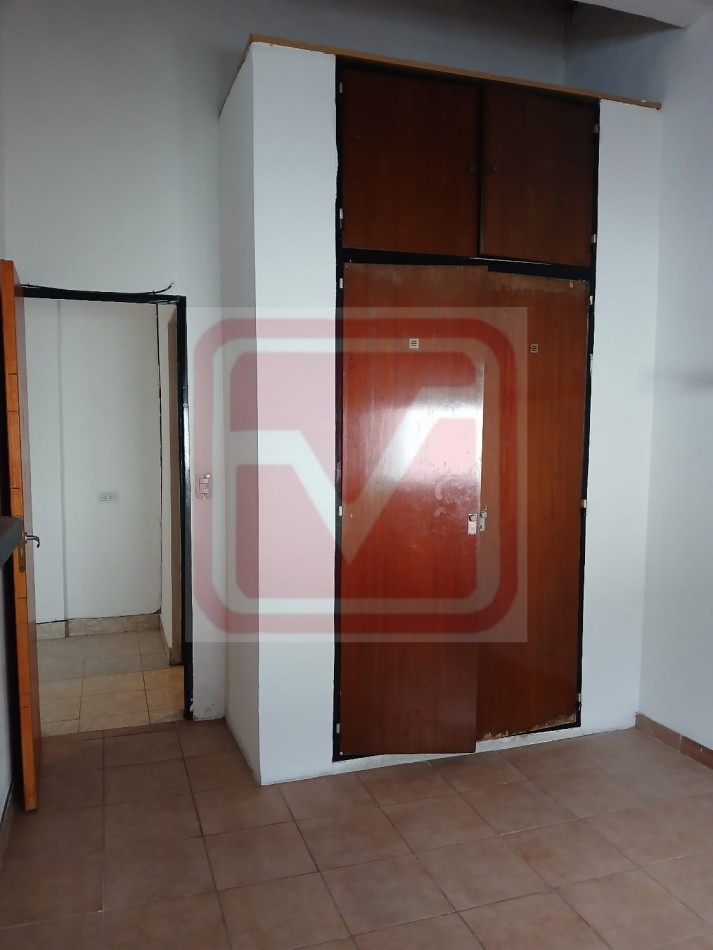 Departamento dos ambientes. Tokio 2970, 1er piso. Isidro Casanova.