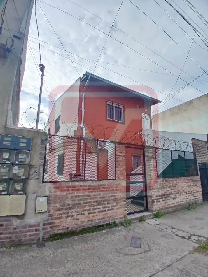 Departamento dos ambientes. Tokio 2970, 1er piso. Isidro Casanova.
