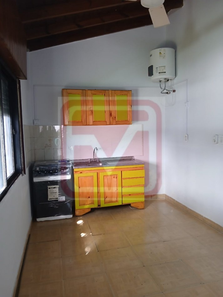 PH de tres ambientes. Albarellos 2205. Isidro Casanova.