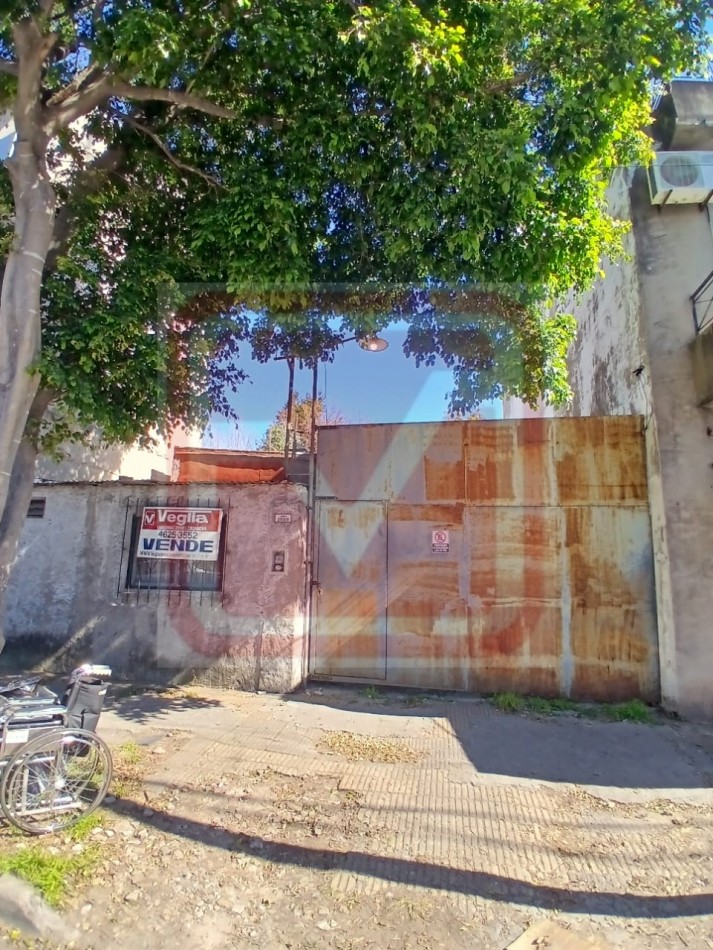 Lote. Larrea 2669. Lomas del Mirador.
