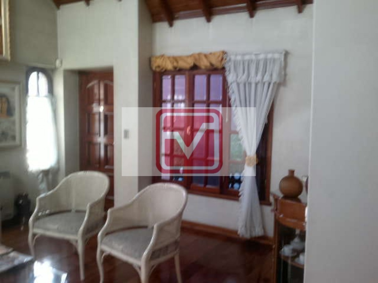 Chalet. Isidro Casanova.