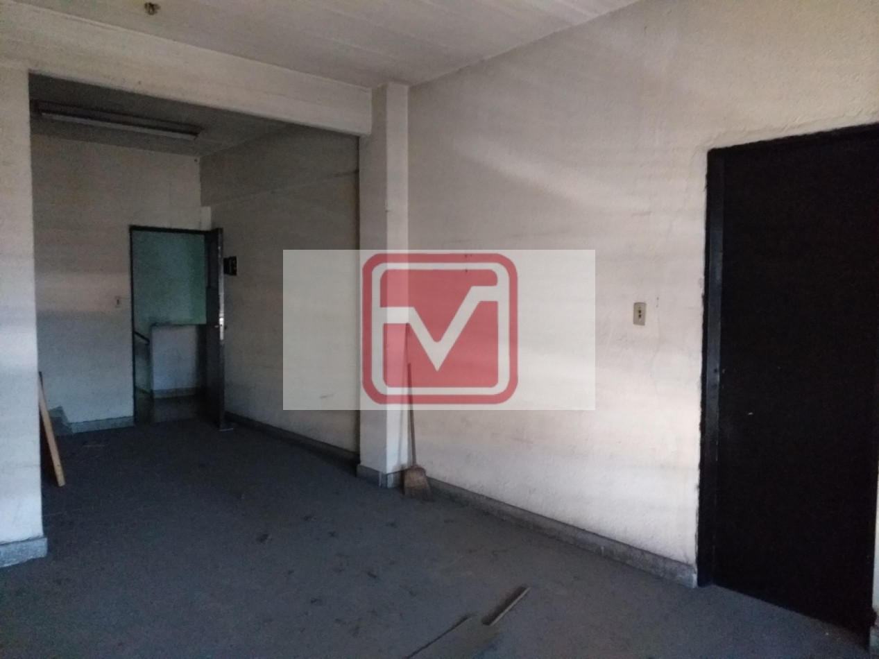 Oficinas en 1er piso. Isidro Casanova.