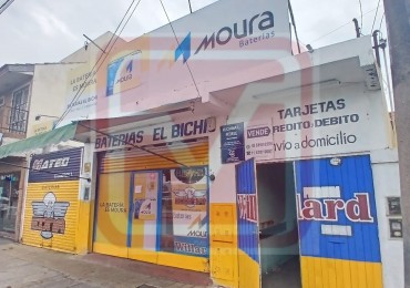 Vivienda y local. Av. Don Bosco 2553/ 55. Moron.