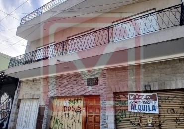 P.H. de tres ambientes. Republica de Portugal 2160. Isidro Casanova.