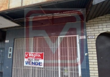 Local. Islas Malvinas 3132. Isidro Casanova.